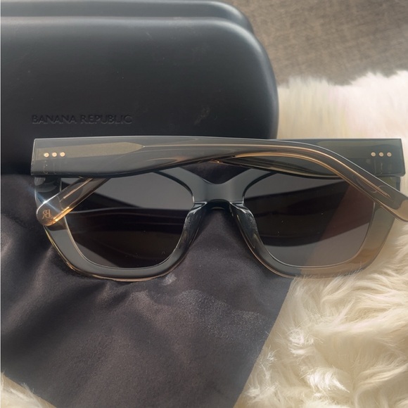 Banana Republic Dark Frame Sunglasses - Picture 2 of 3